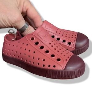 NEW Native Jefferson Toddler C7 Rose Pink Burgundy Slip On Water Shoes Sneakers
